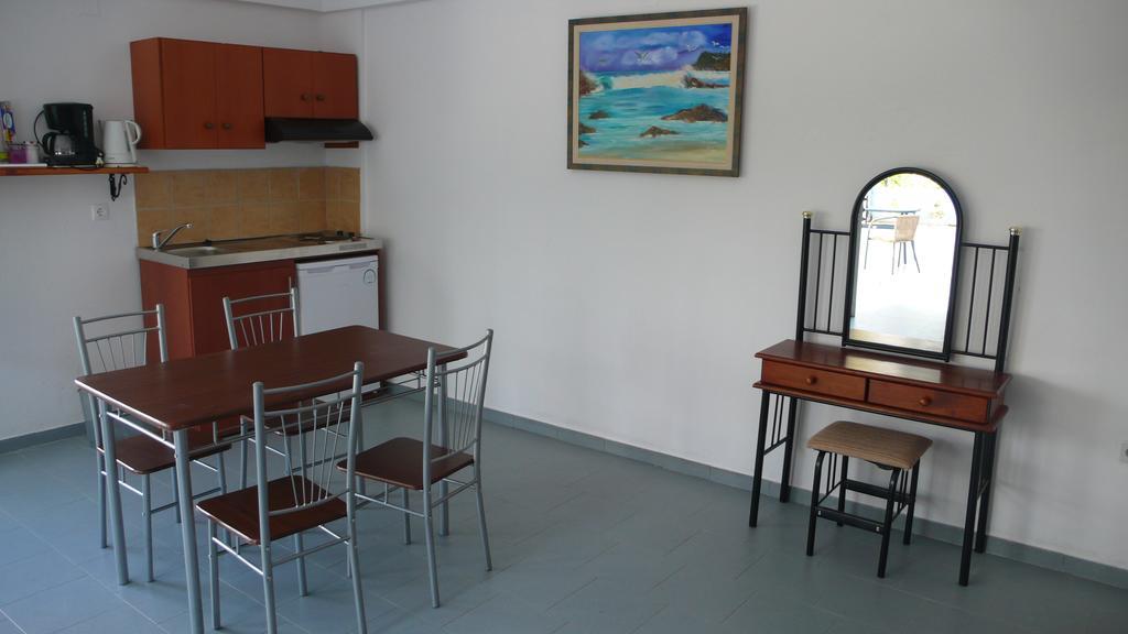 Stefanos Garden Appartement Arménoi Kamer foto